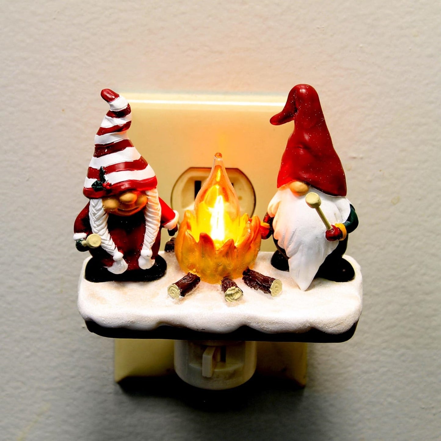 Roman Gnome Campfire Christmas Plug in Flickering Night Light 5.25 inch