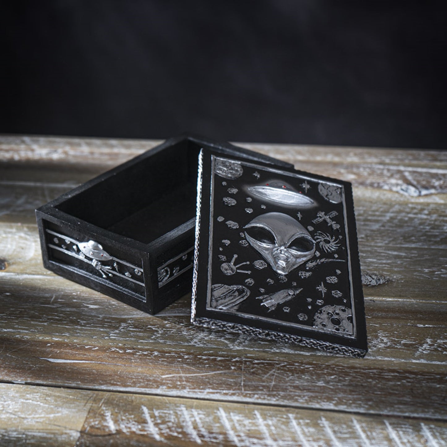 UFO Alien Sci-fi Spaceship Jewelry Trinket Keepsake Lidded Box 5.6 inches Long