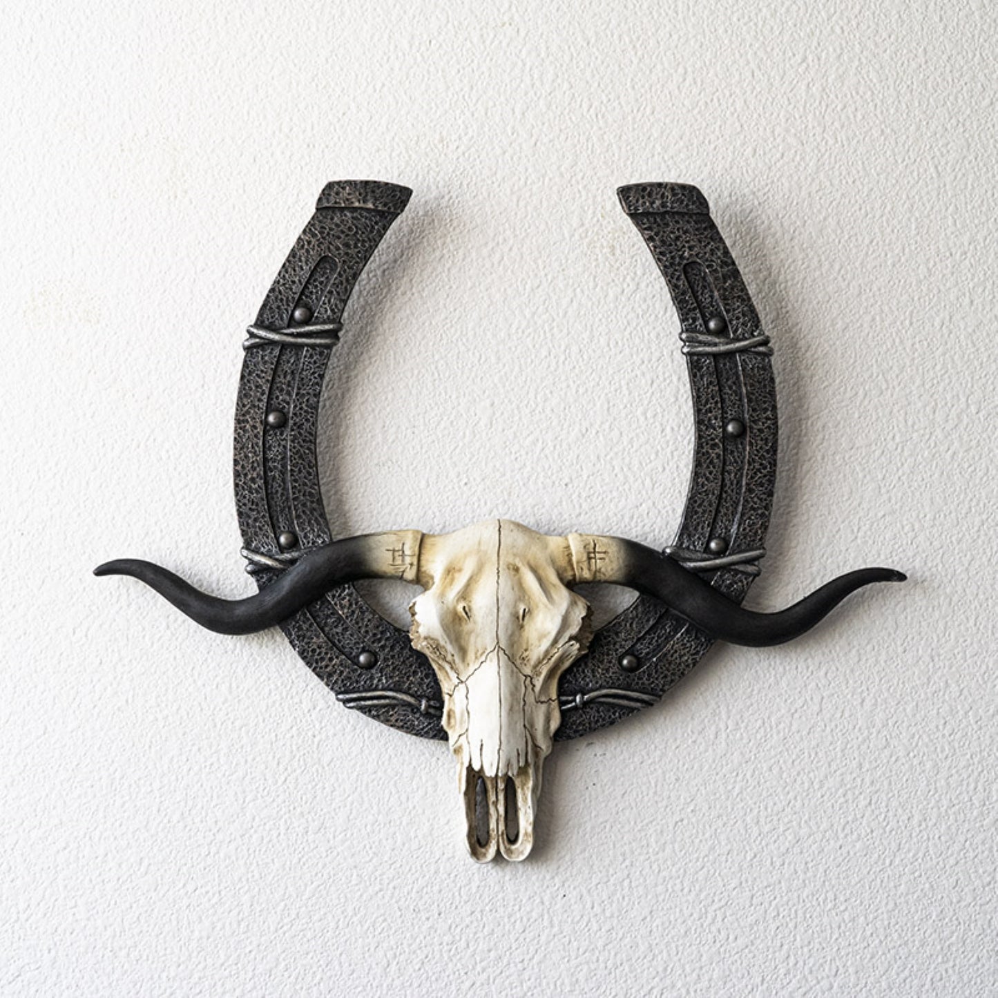 Western Horseshoe with Cow Skull Wall Plaque 21.75 x 18.5 Inch