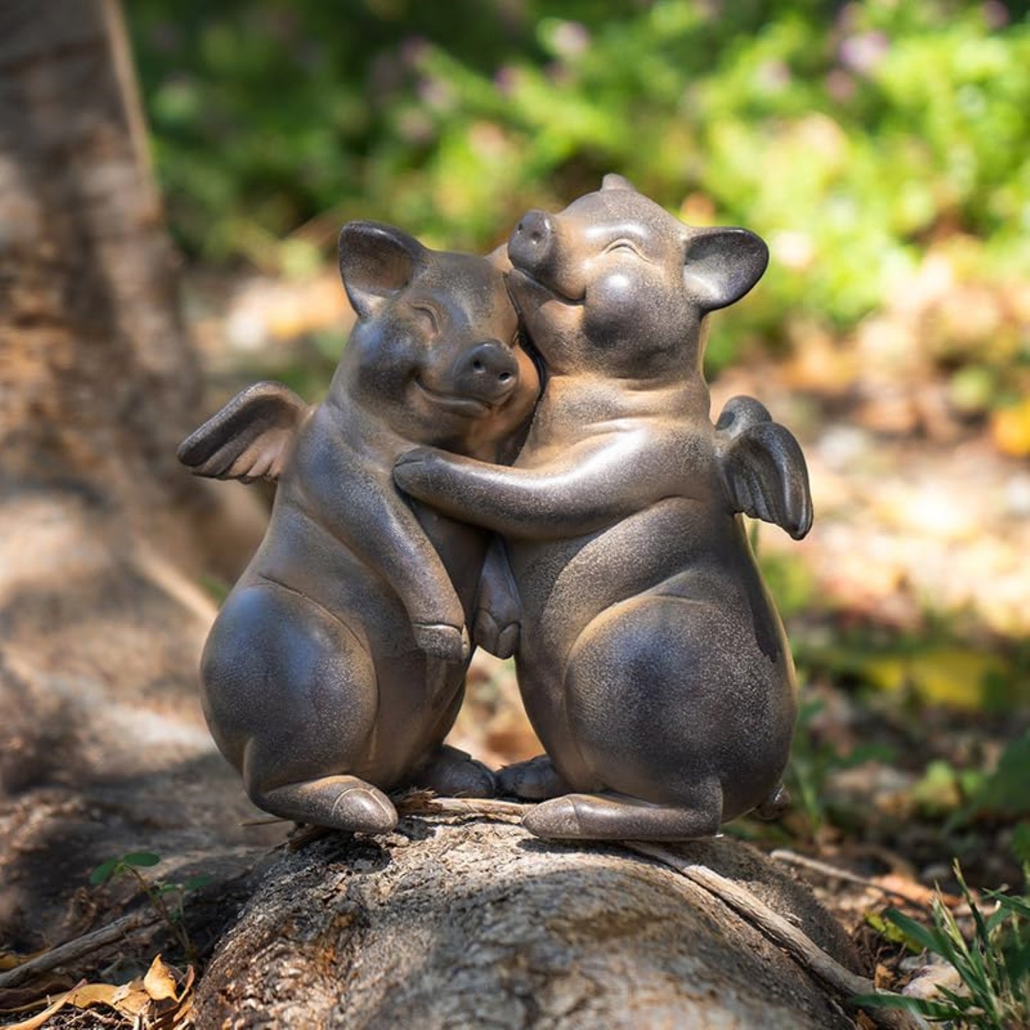 Rustic Flying Pig Couple Hugging Resin Figurine Charming Home Accent 5 inch