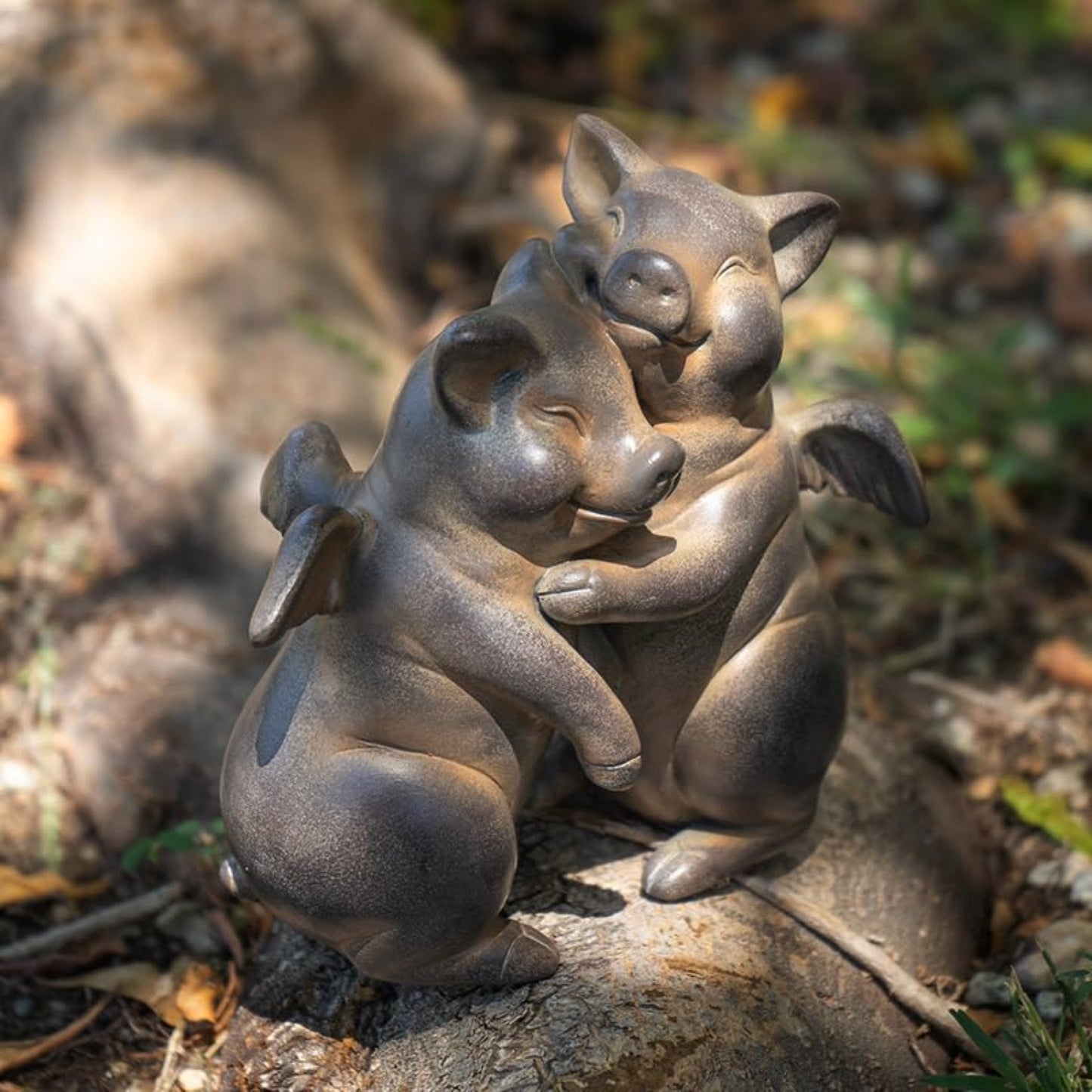 Rustic Flying Pig Couple Hugging Resin Figurine Charming Home Accent 5 inch