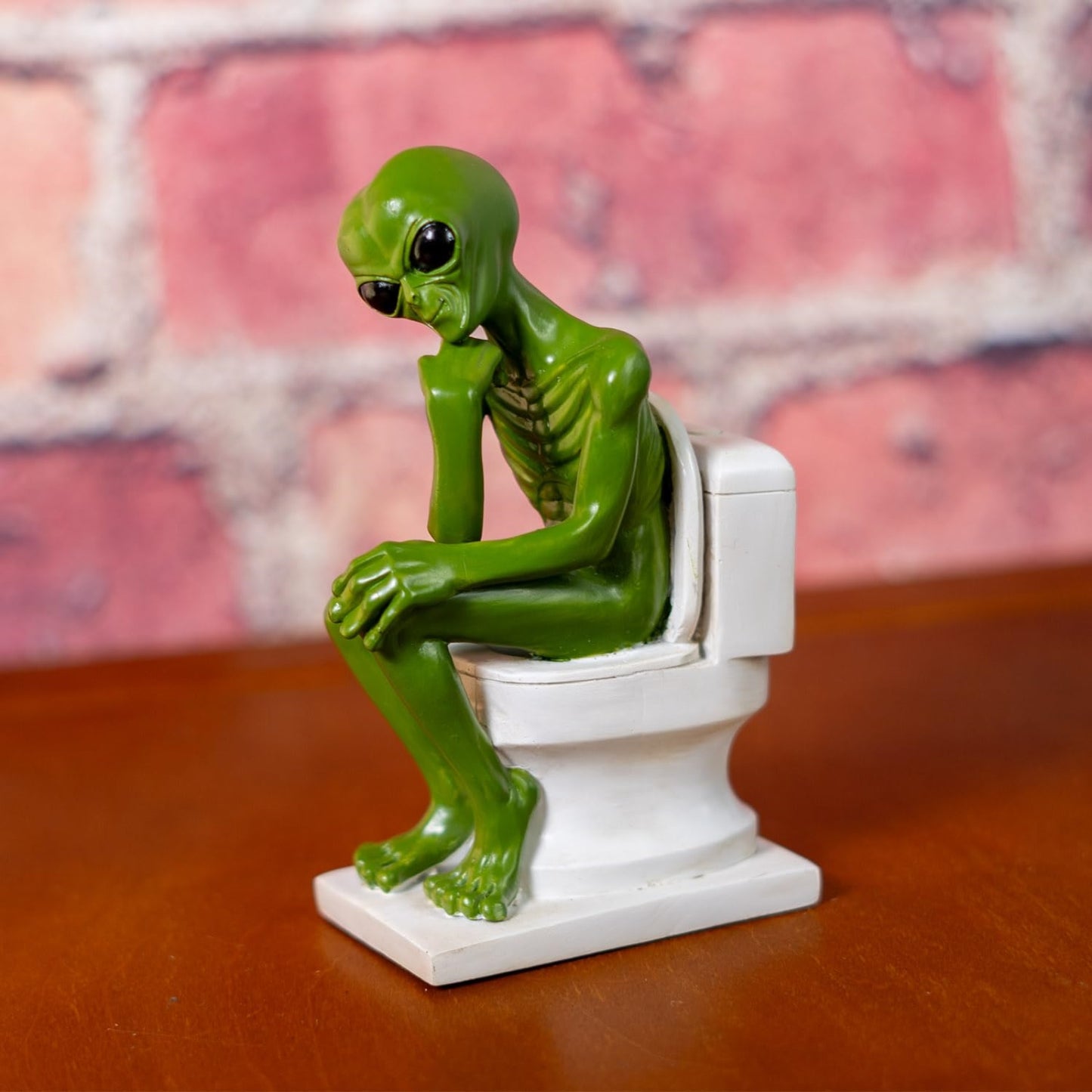Green Alien Deep Thinker Sitting on Toilet Novelty Figurine Statue 5.8 inch
